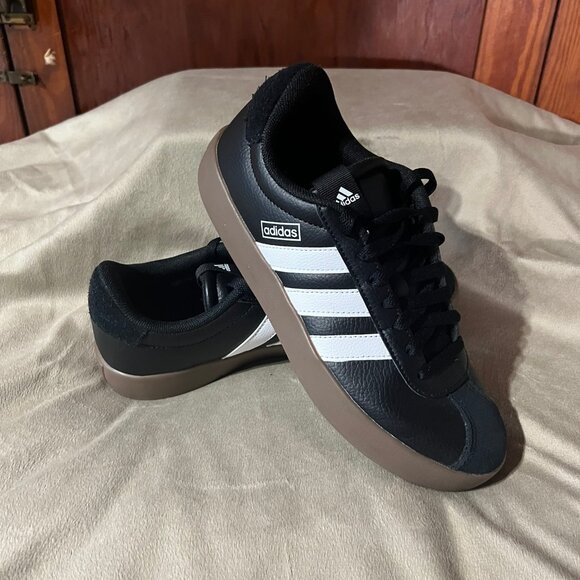 *LIKE NEW* Adidas VL Court 3.0 Sneaker - Picture 1 of 5